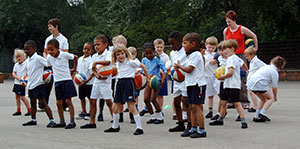 Mini-Basketball around the waist